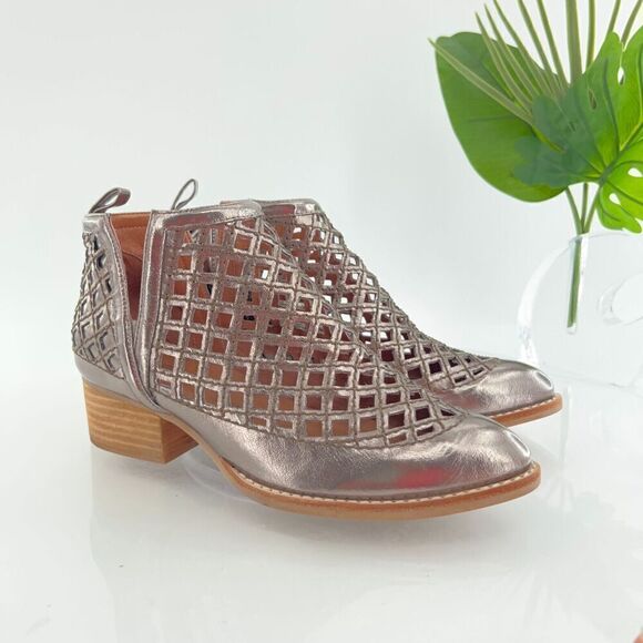 Jeffrey Campbell Women Taggart Boot Size 6.5 Silver Leather Lattice Cutout Boho - Picture 6 of 14